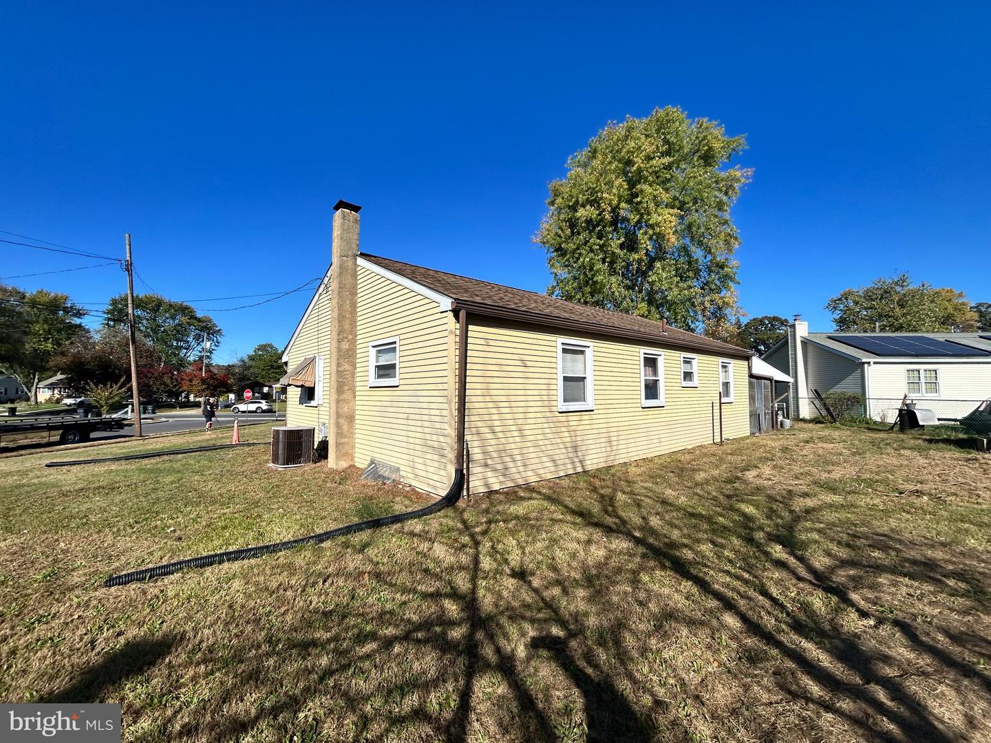 24 W Lois Dr Property Photo 9