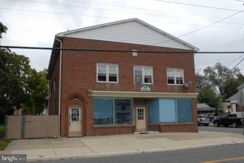 403 W Broad St Property Photo 1