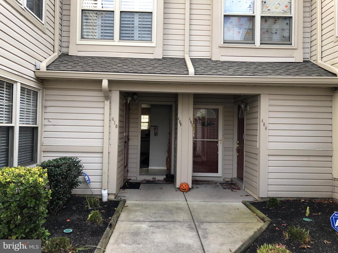 409 STEEPLECHASE COURT #409 Property Photo 1