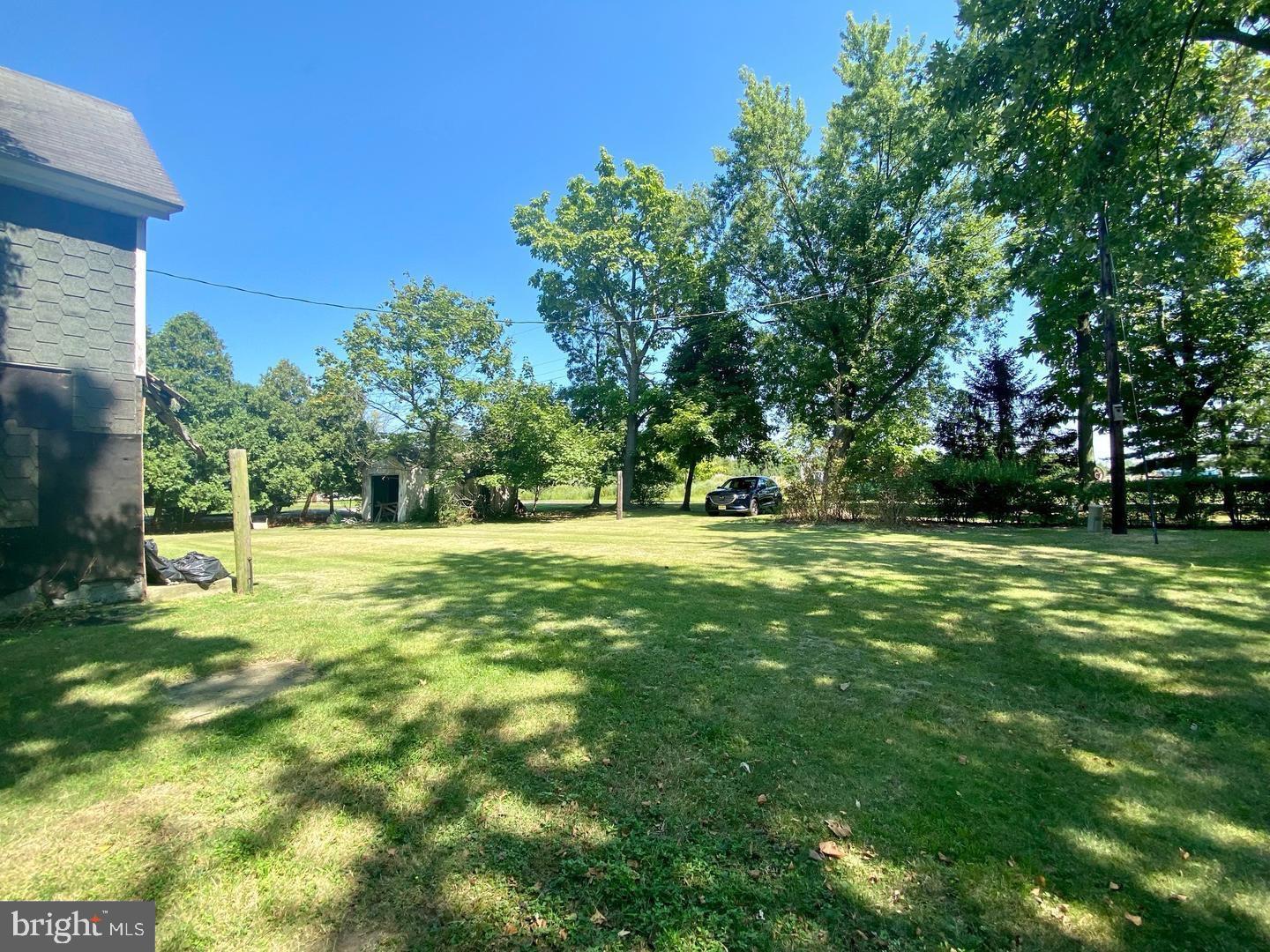 114 Ferry Rd Property Photo 2