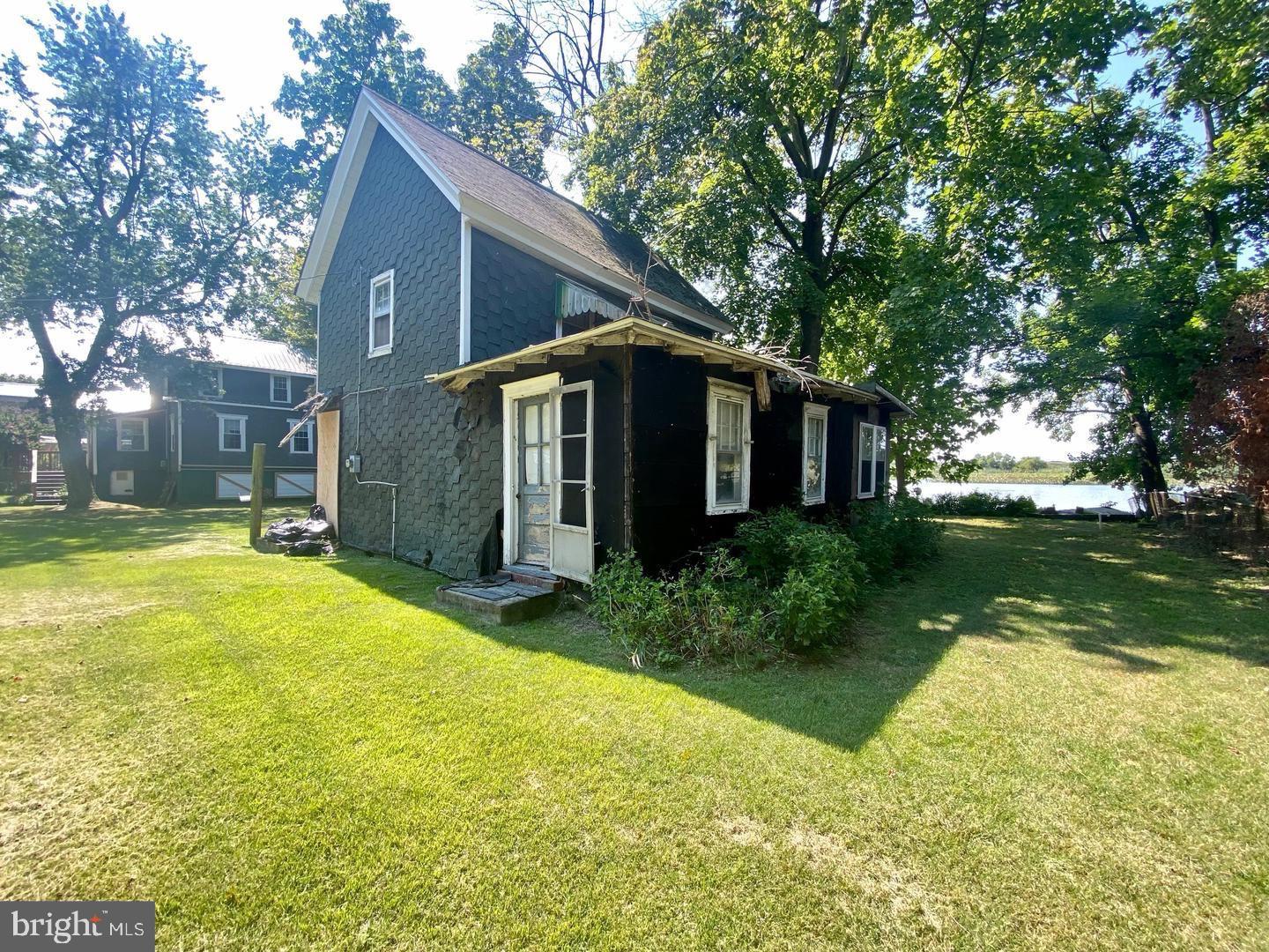 114 Ferry Rd Property Photo 4