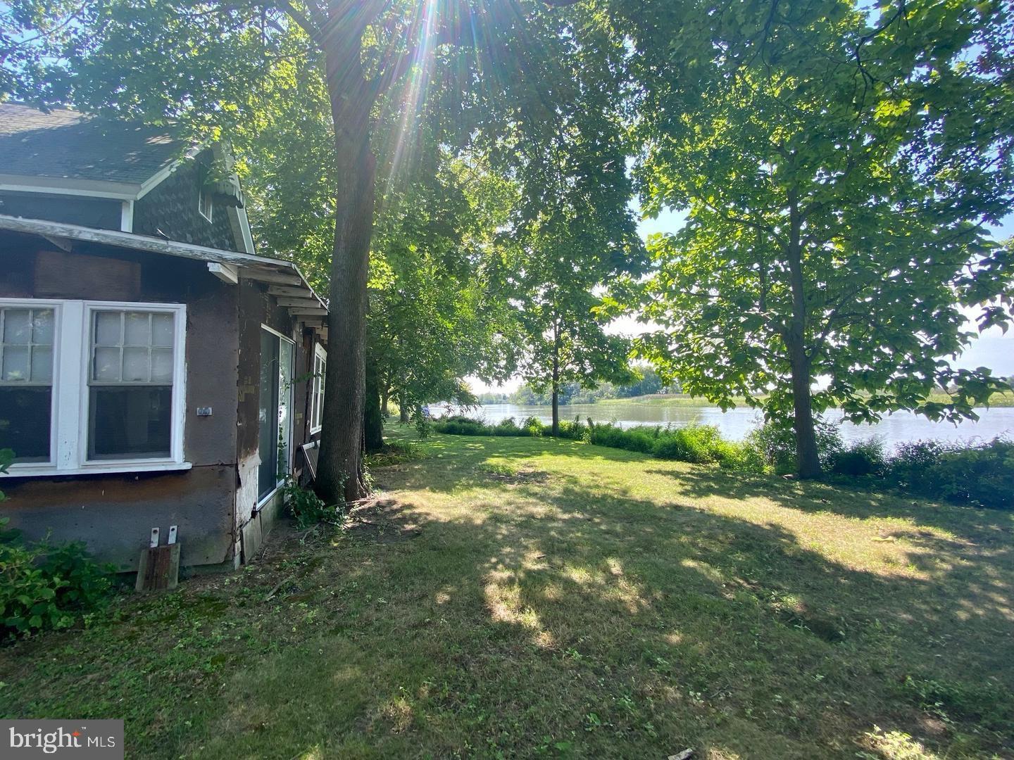 114 Ferry Rd Property Photo 7