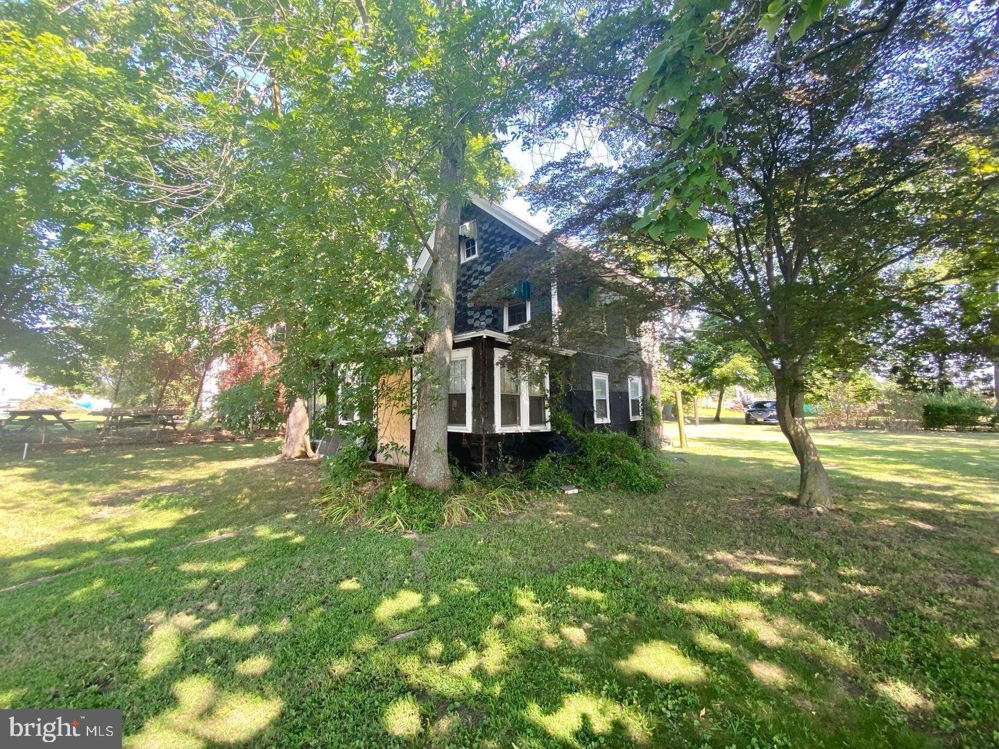 114 Ferry Rd Property Photo 10
