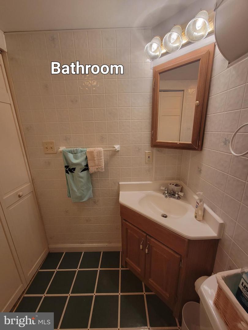 433 Elm Ave #a Property Photo 2