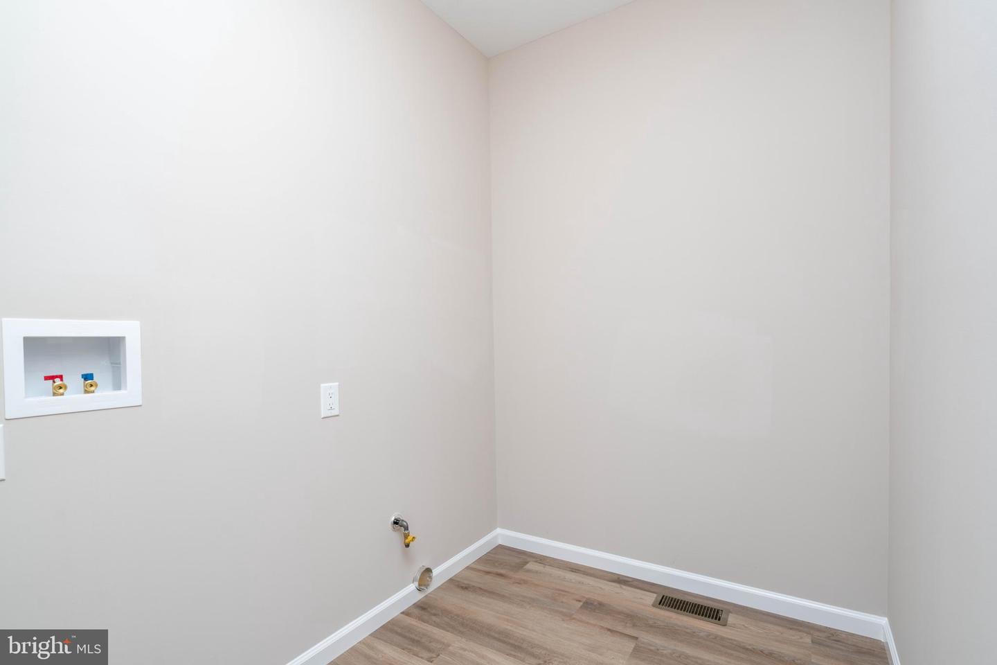 0 N Pearl Property Photo 10