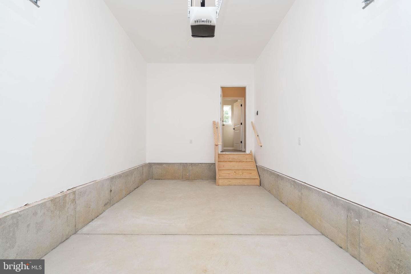 0 N Pearl Property Photo 13