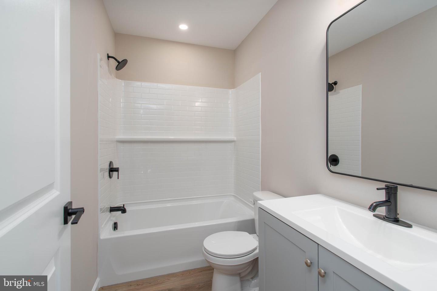 0 N Pearl Property Photo 17
