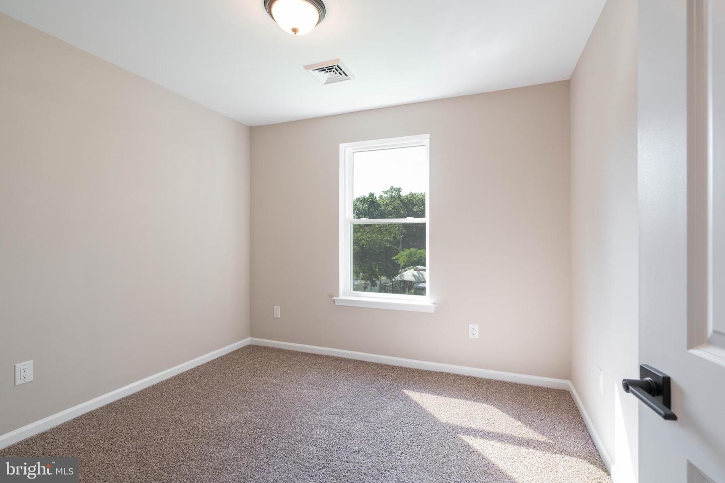 0 N Pearl Property Photo 18