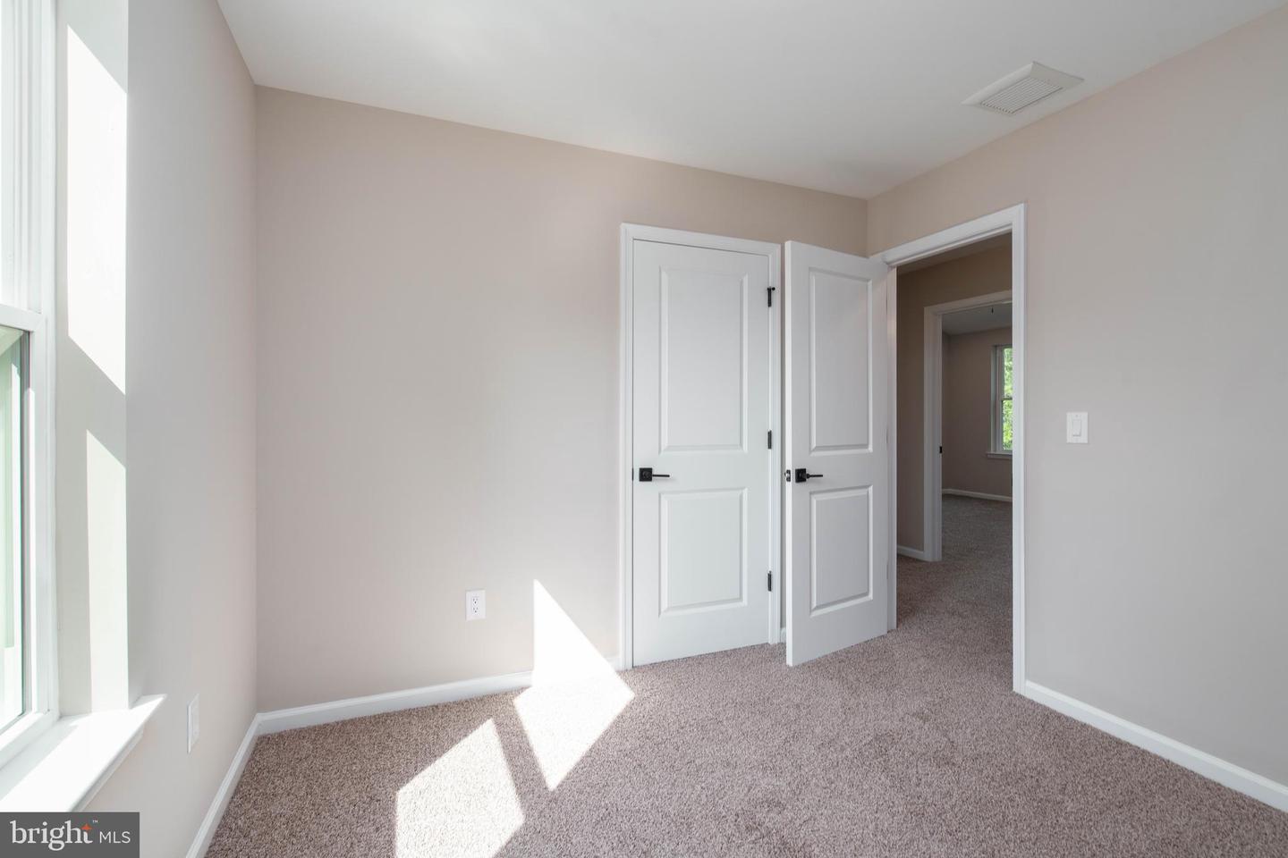 0 N Pearl Property Photo 19