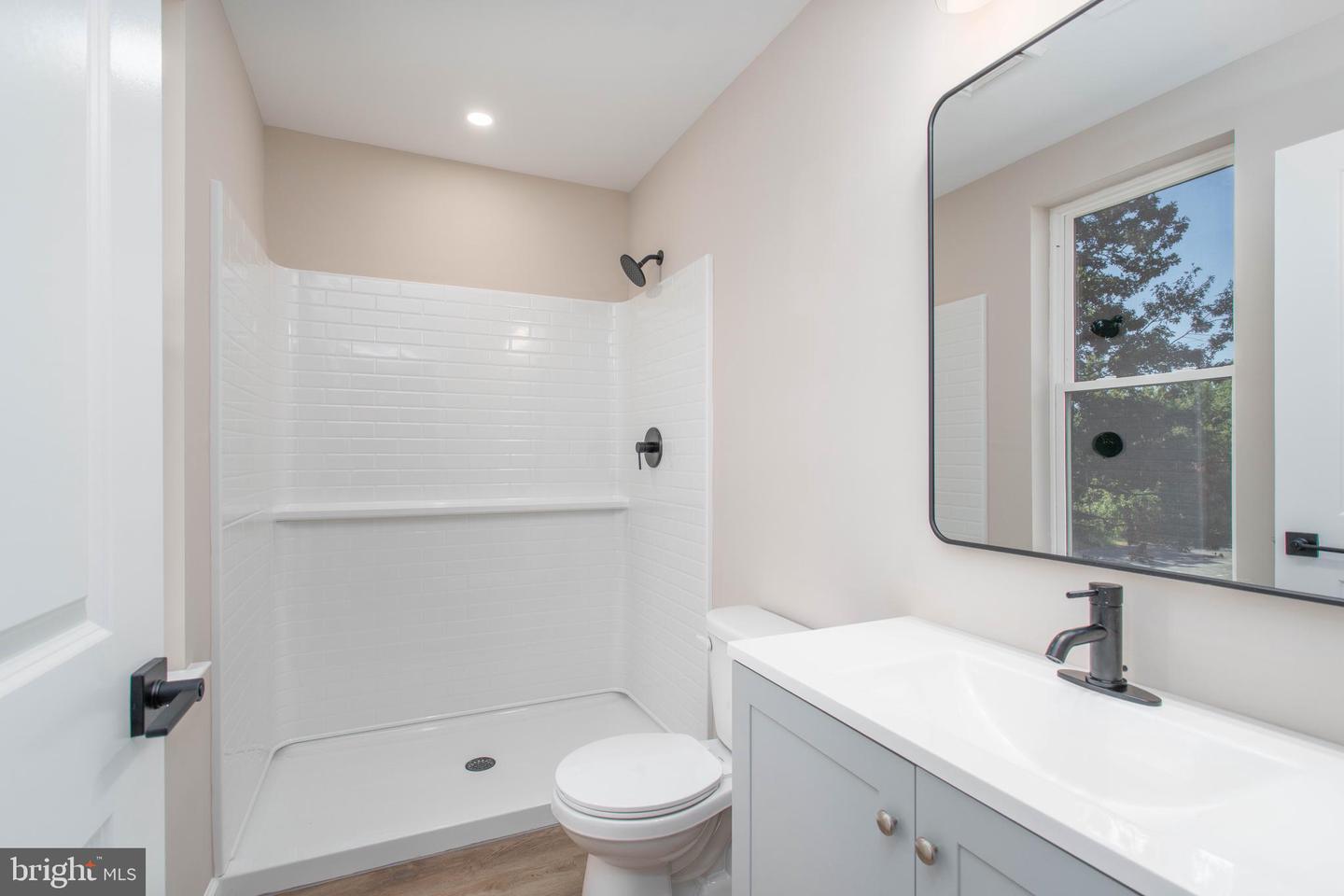 0 N Pearl Property Photo 24