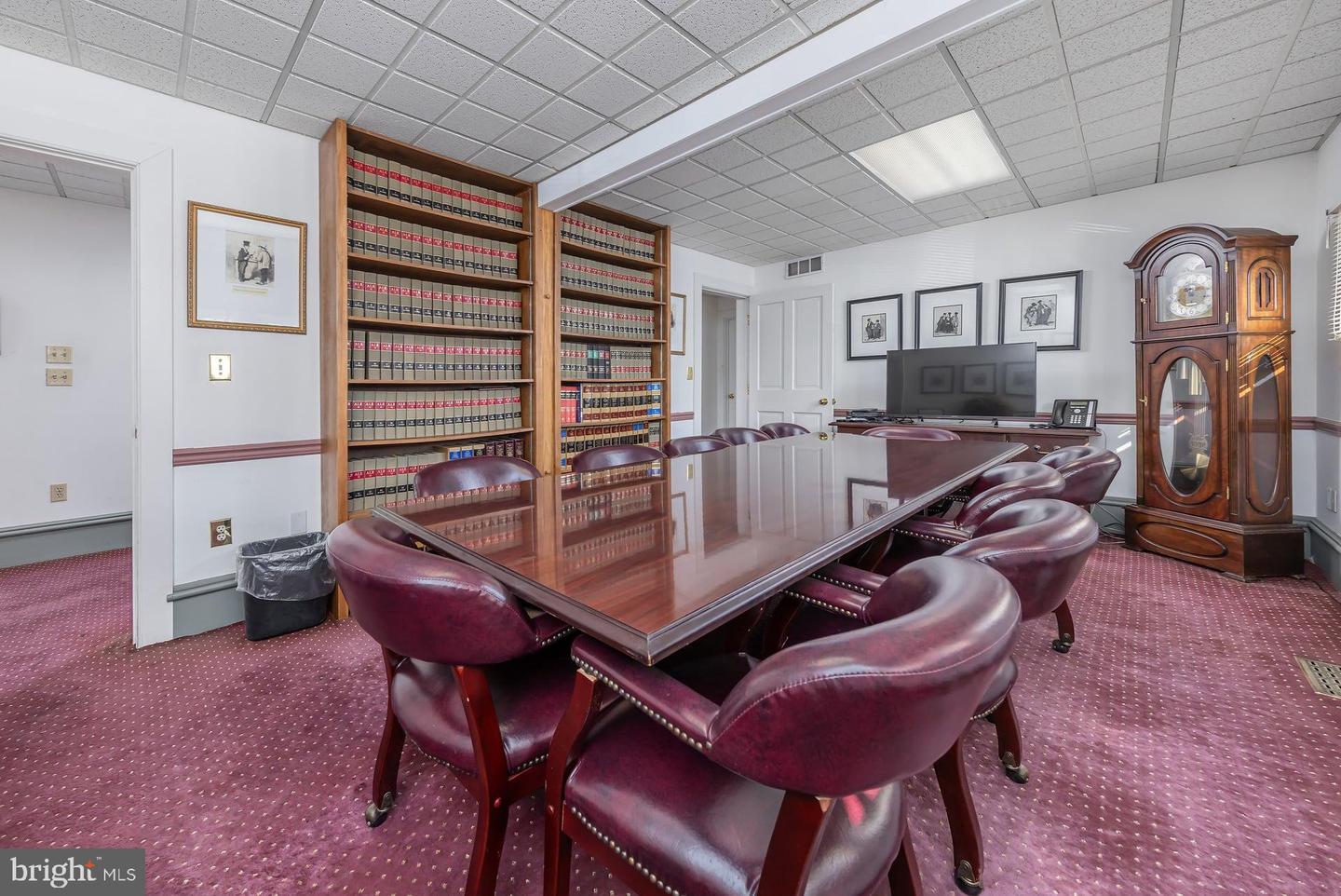 66 Euclid St Property Photo 8