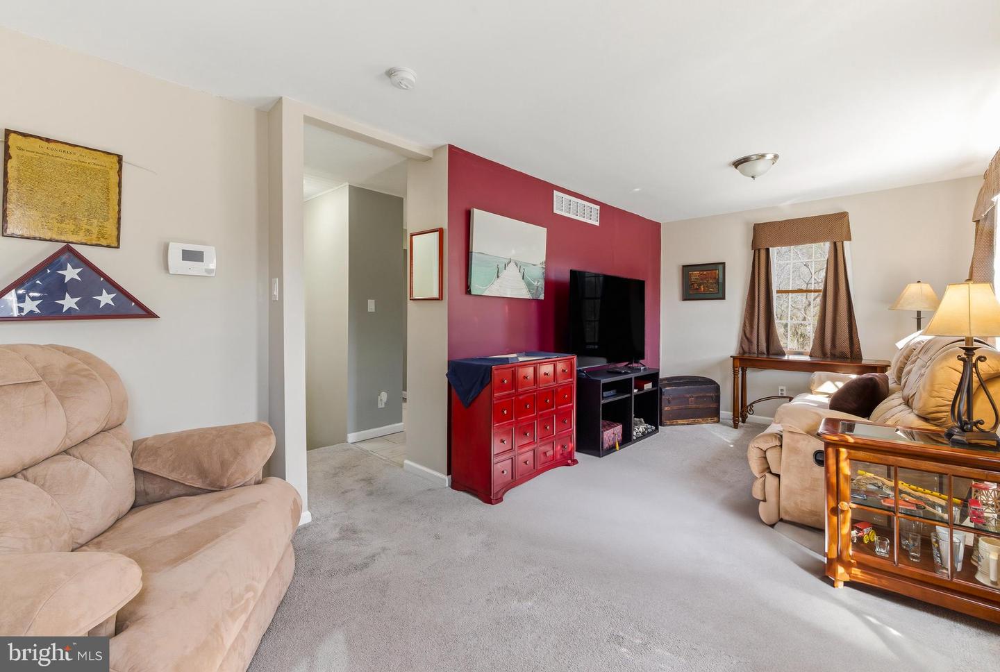 1460 Victory Property Photo 4