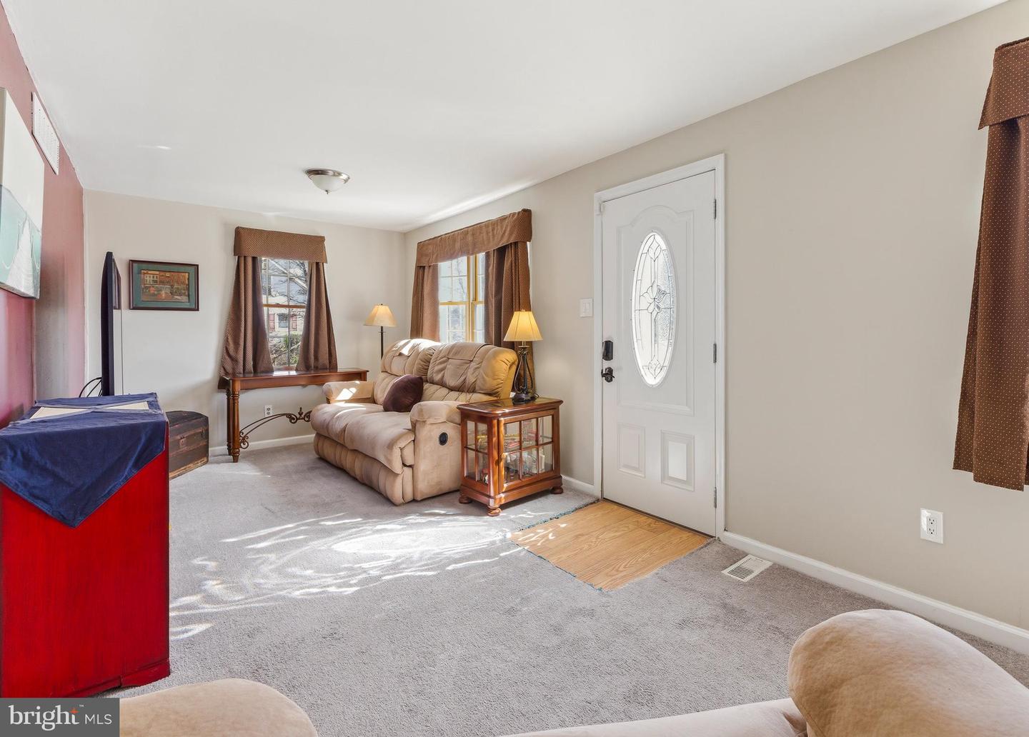 1460 Victory Property Photo 5