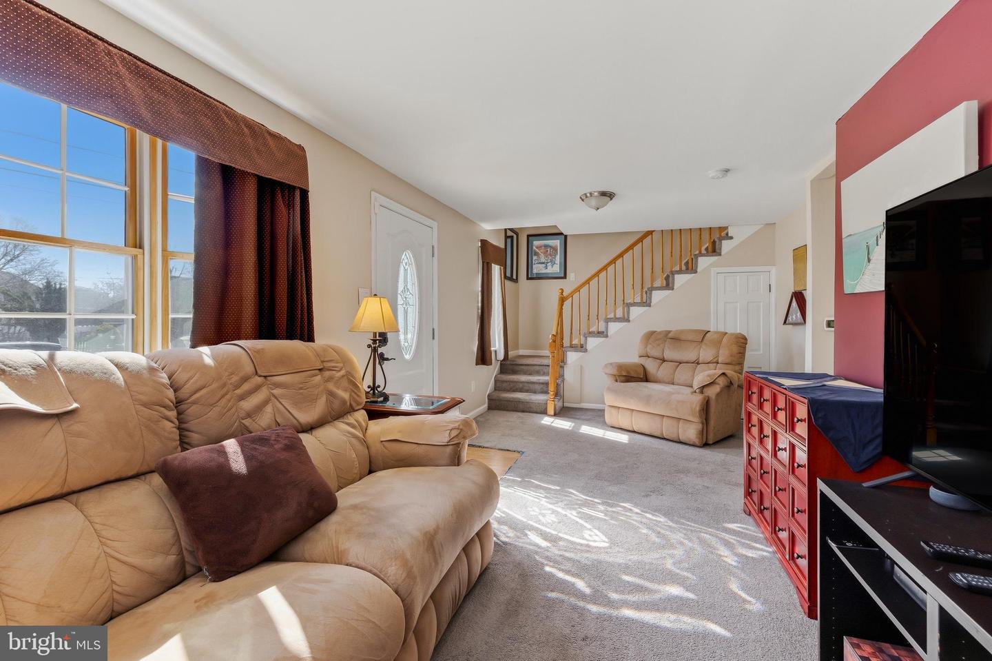 1460 Victory Property Photo 6
