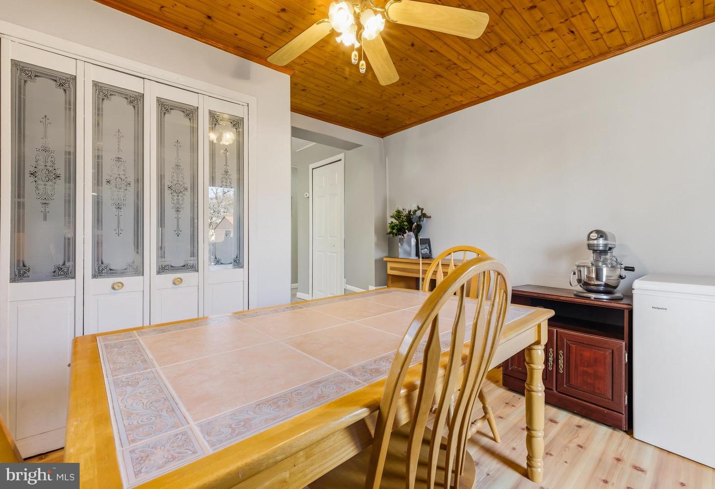 1460 Victory Property Photo 10