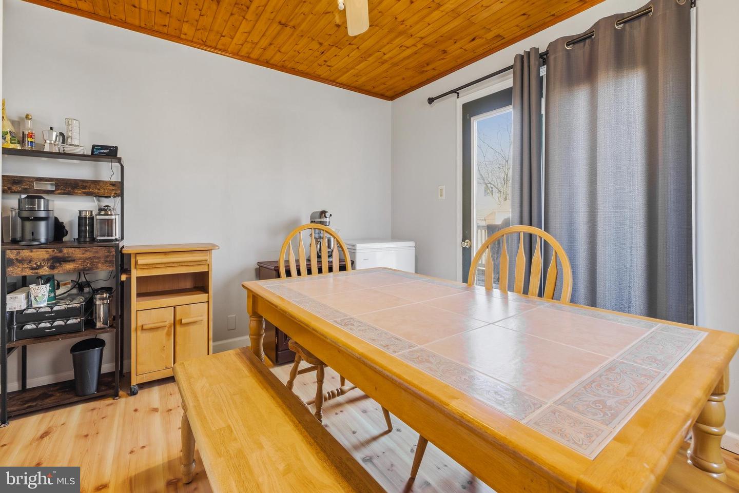 1460 Victory Property Photo 11