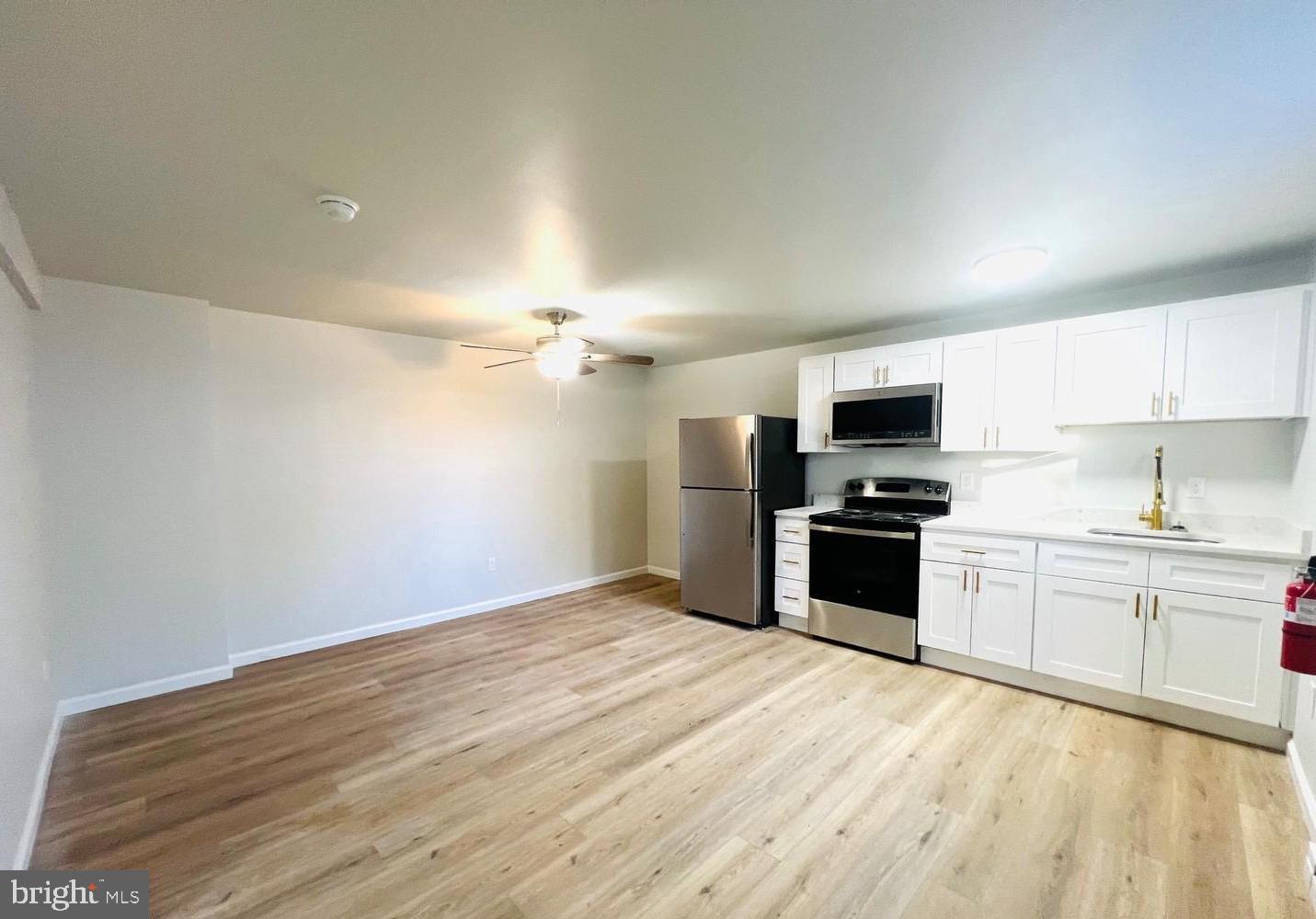401 Bluebell Rd #b Property Photo 5