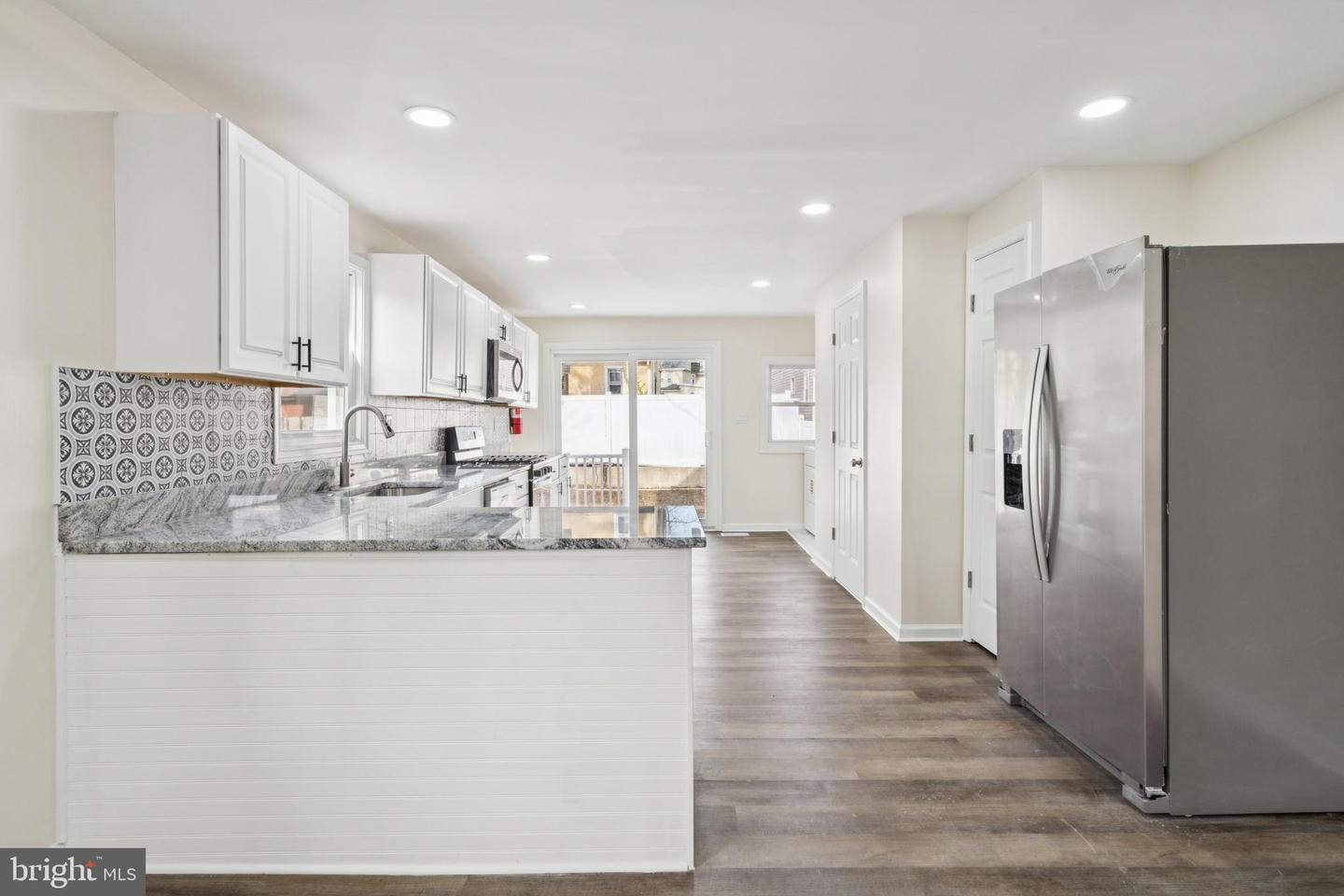 457 Wesley Ave Property Photo 10