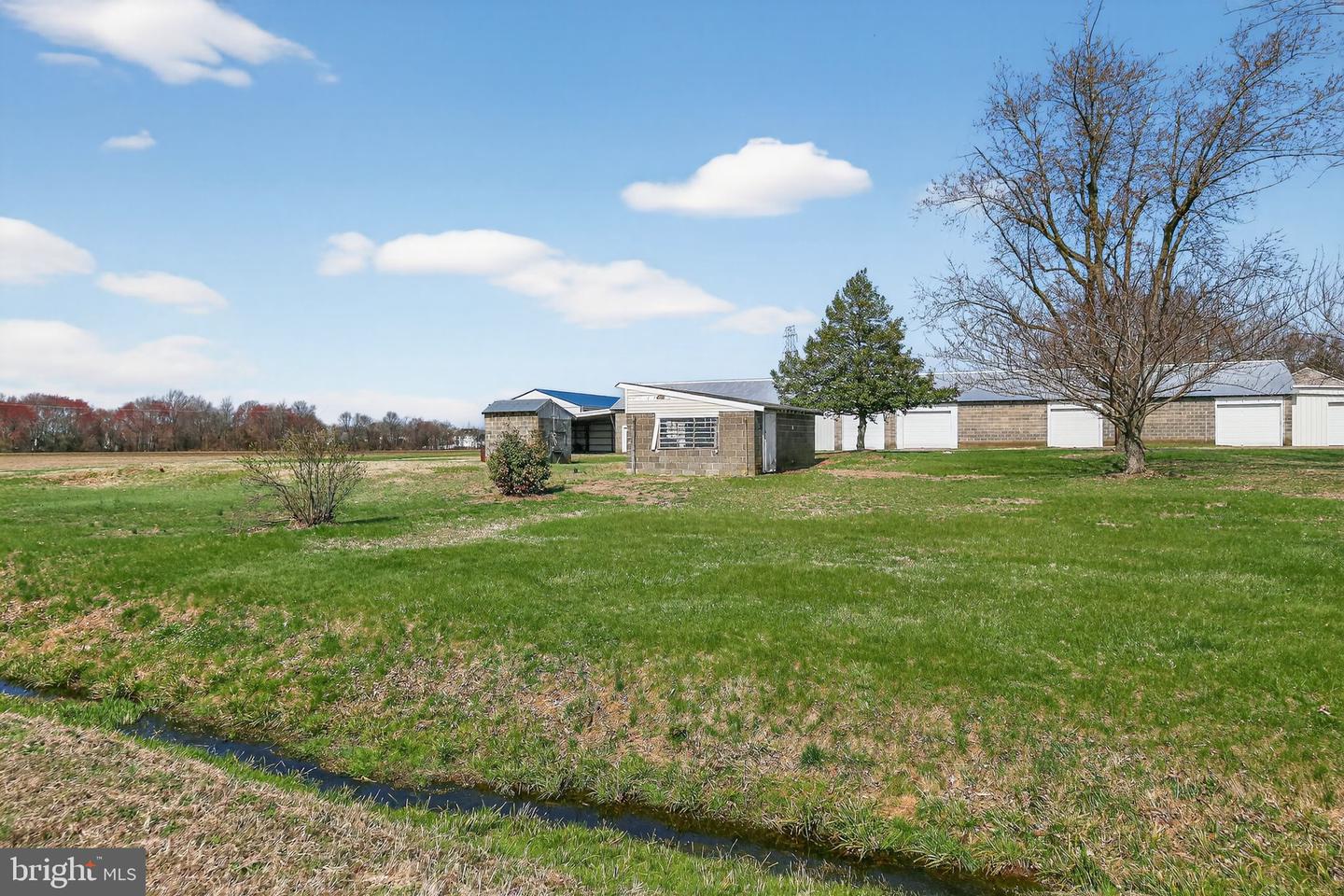 305 Wolfert Station Rd Property Photo 6