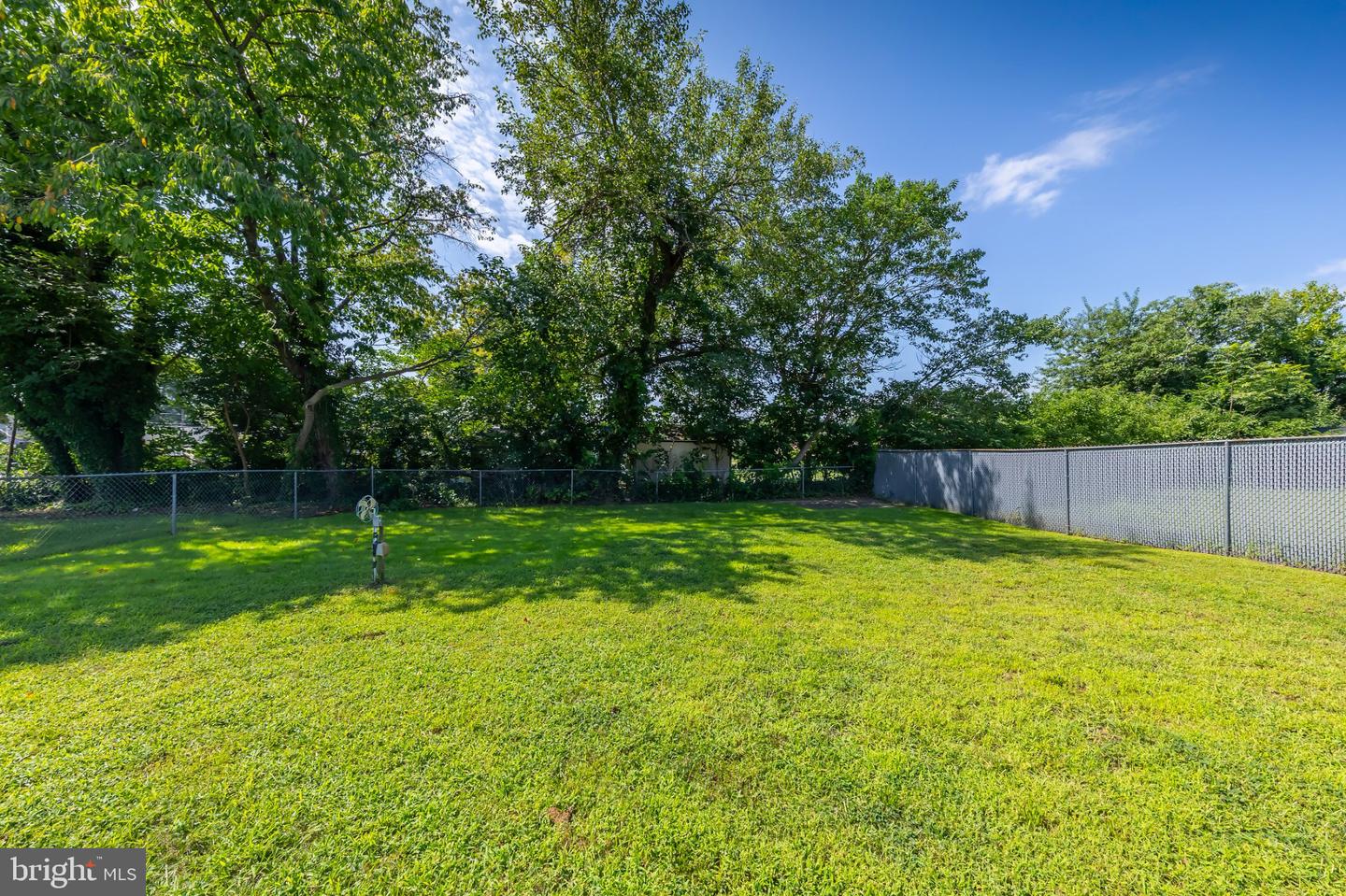 1049 Cooper St Property Photo 6