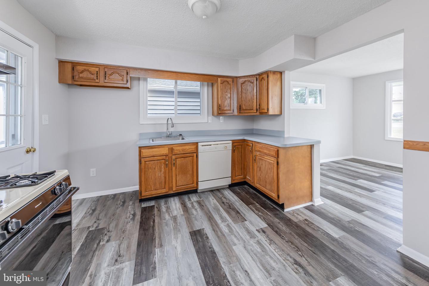 1049 Cooper St Property Photo 11