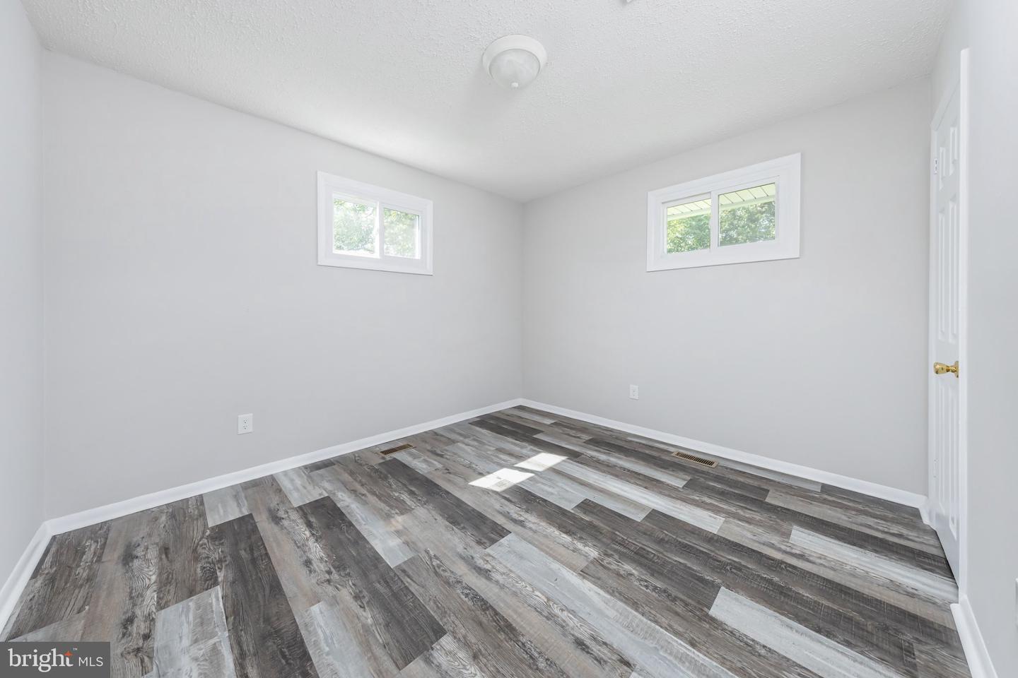 1049 Cooper St Property Photo 15