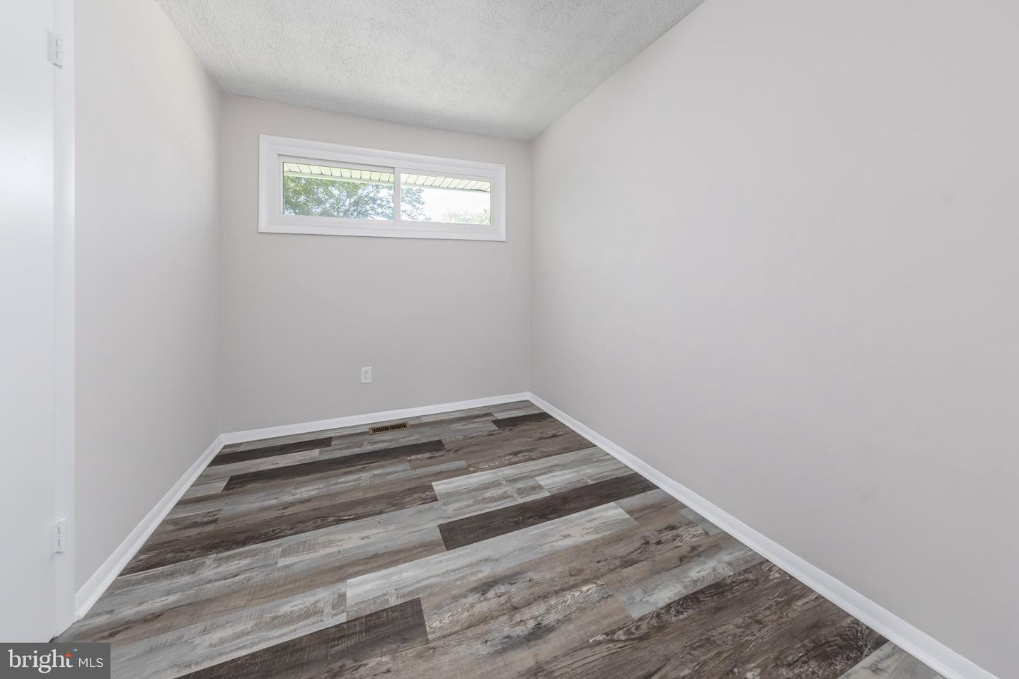 1049 Cooper St Property Photo 16