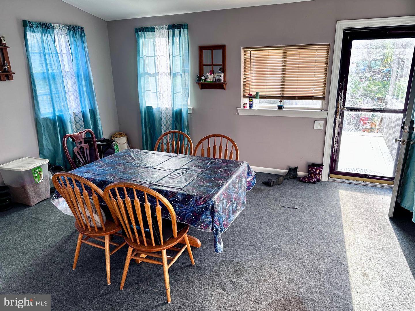 212 N Vine St Property Photo 7