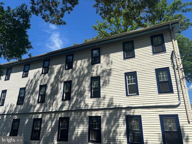166 EAST AVE #B Property Photo 1