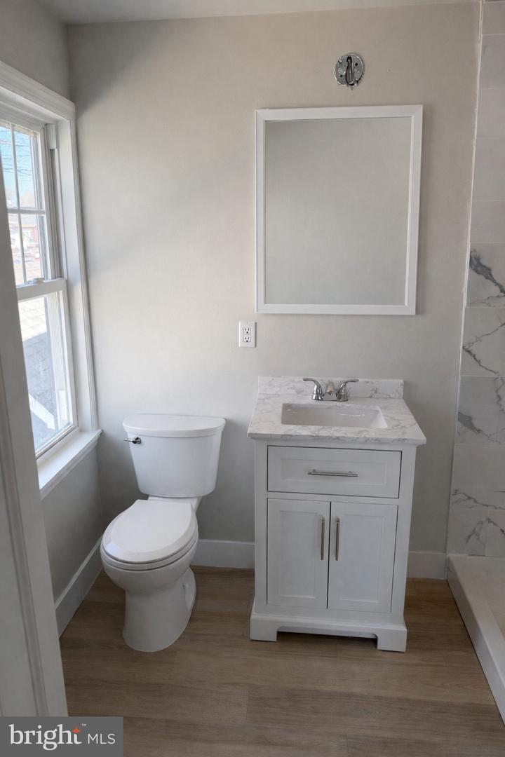 166 East Ave #b Property Photo 4