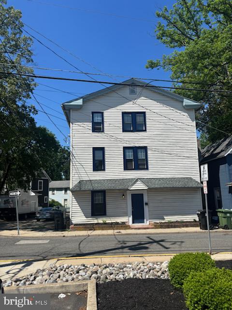 166 East Ave #b Property Photo 6