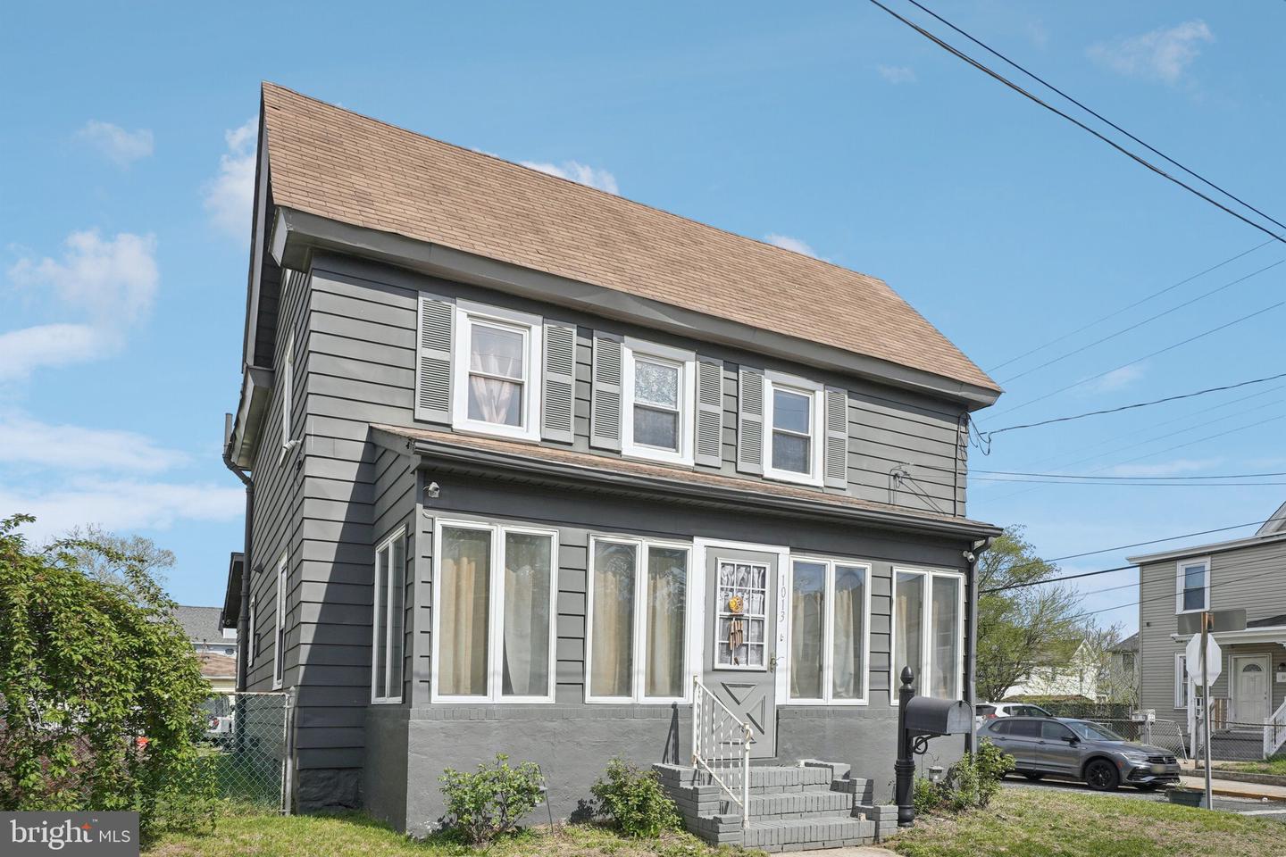 1013 N Chestnut St Property Photo 2