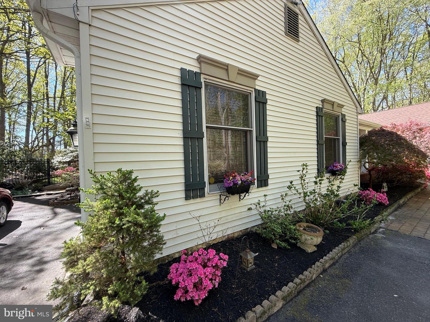 7 Laurel Dr Property Photo 4