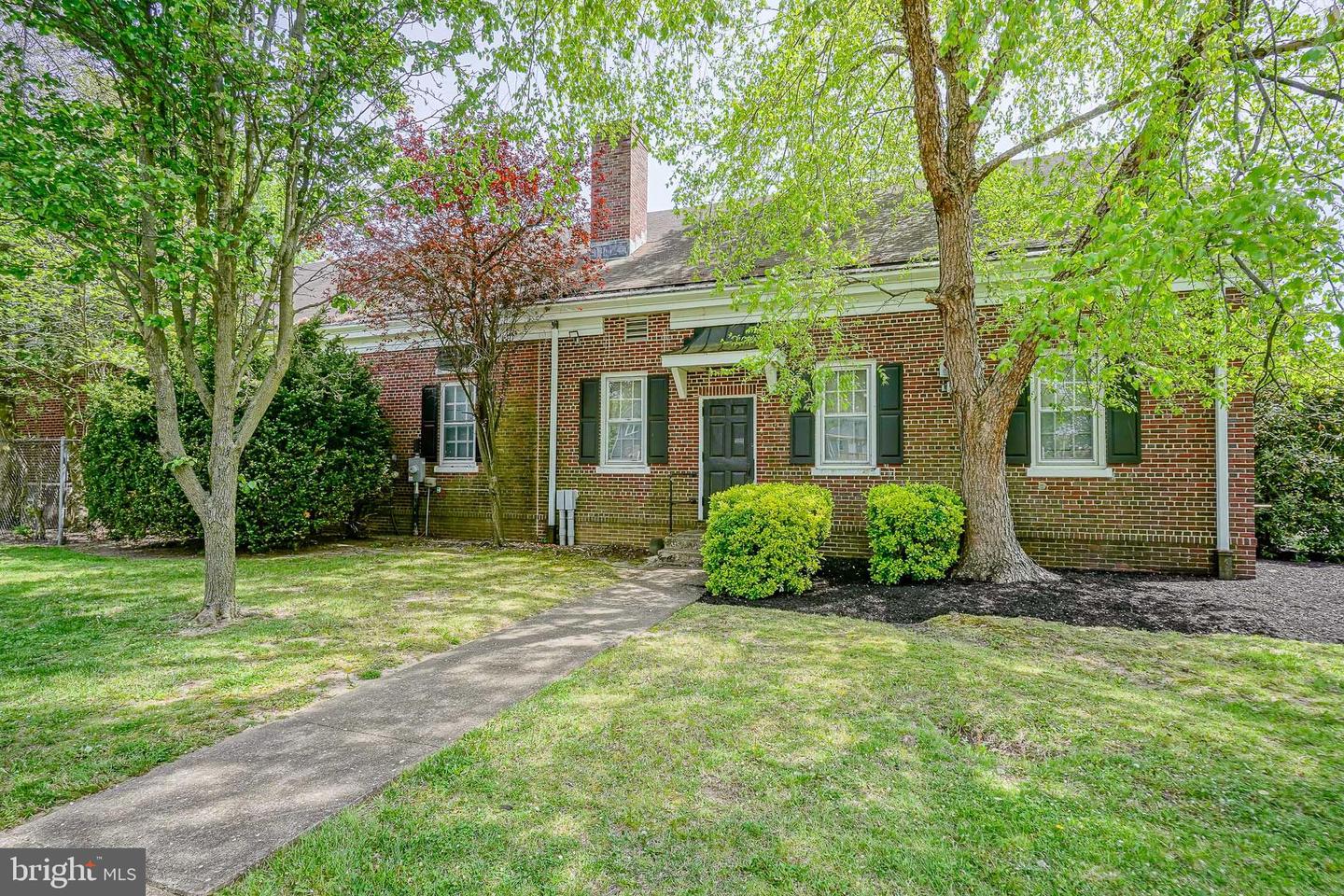 144 Clinton Ave Property Photo 4