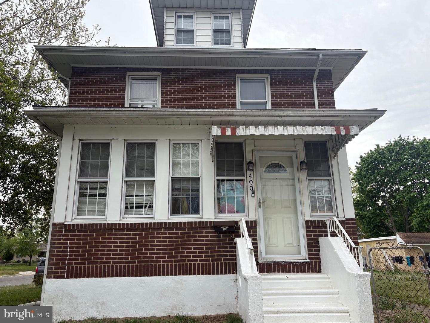 400 Thomson Ave Property Photo 35