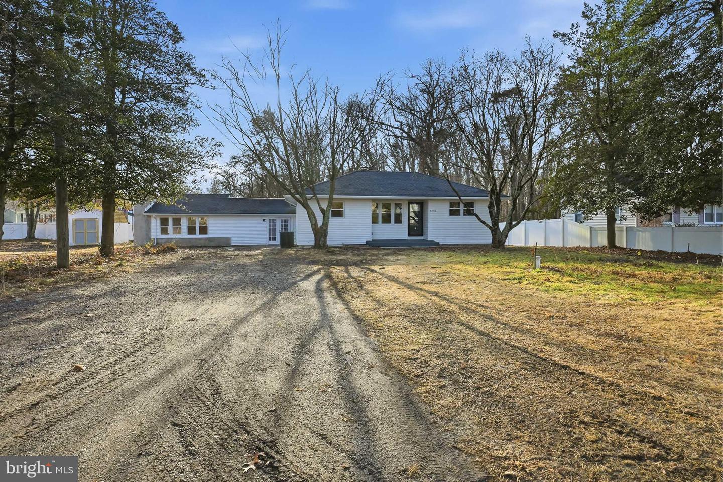 4740 Lake Rd Property Photo 1