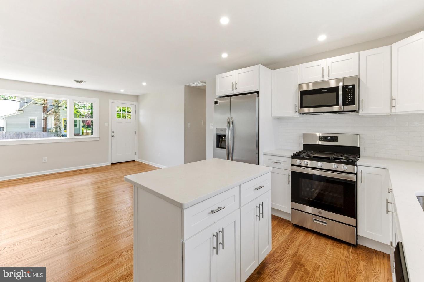157 S Poplar St Property Photo 8