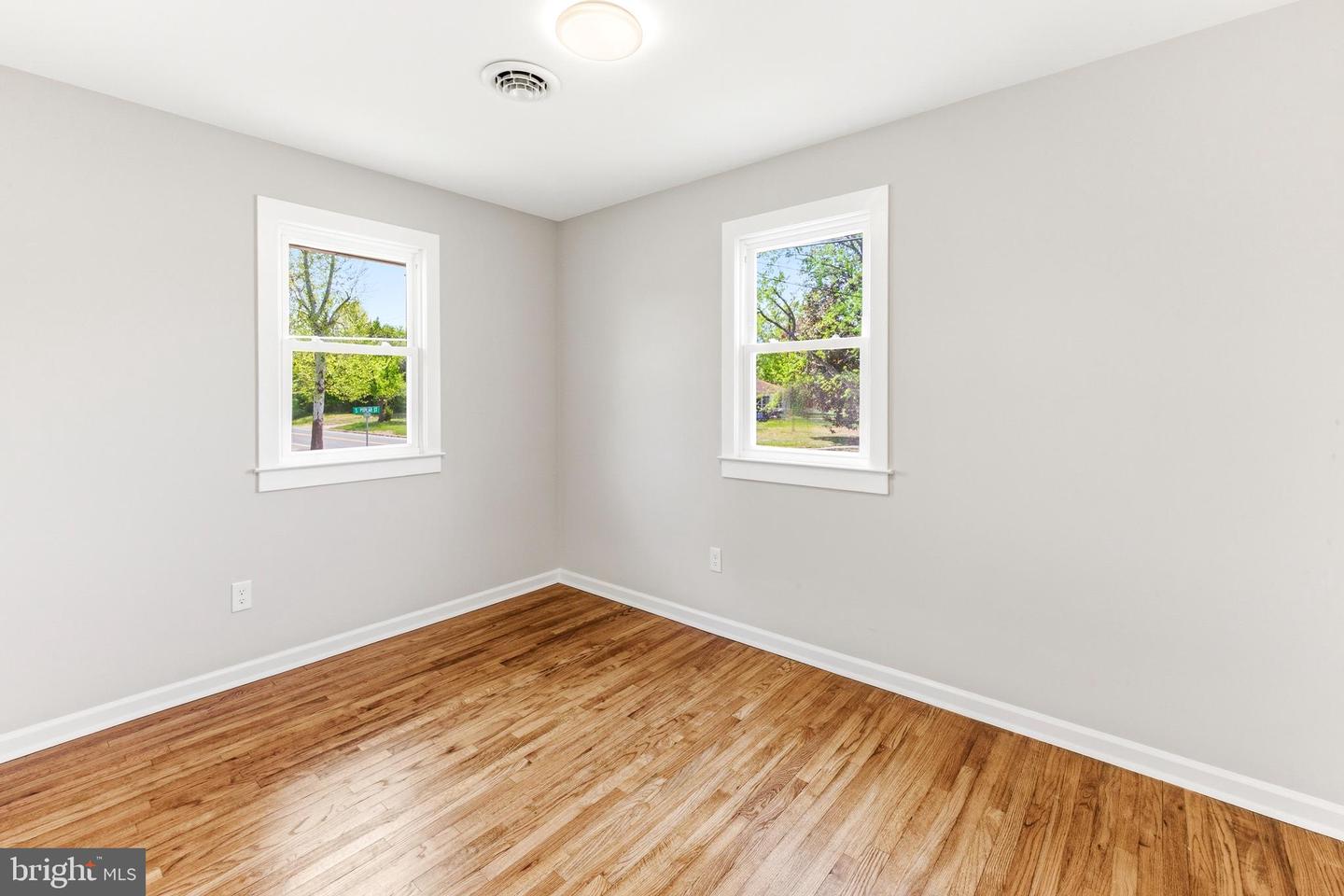 157 S Poplar St Property Photo 17