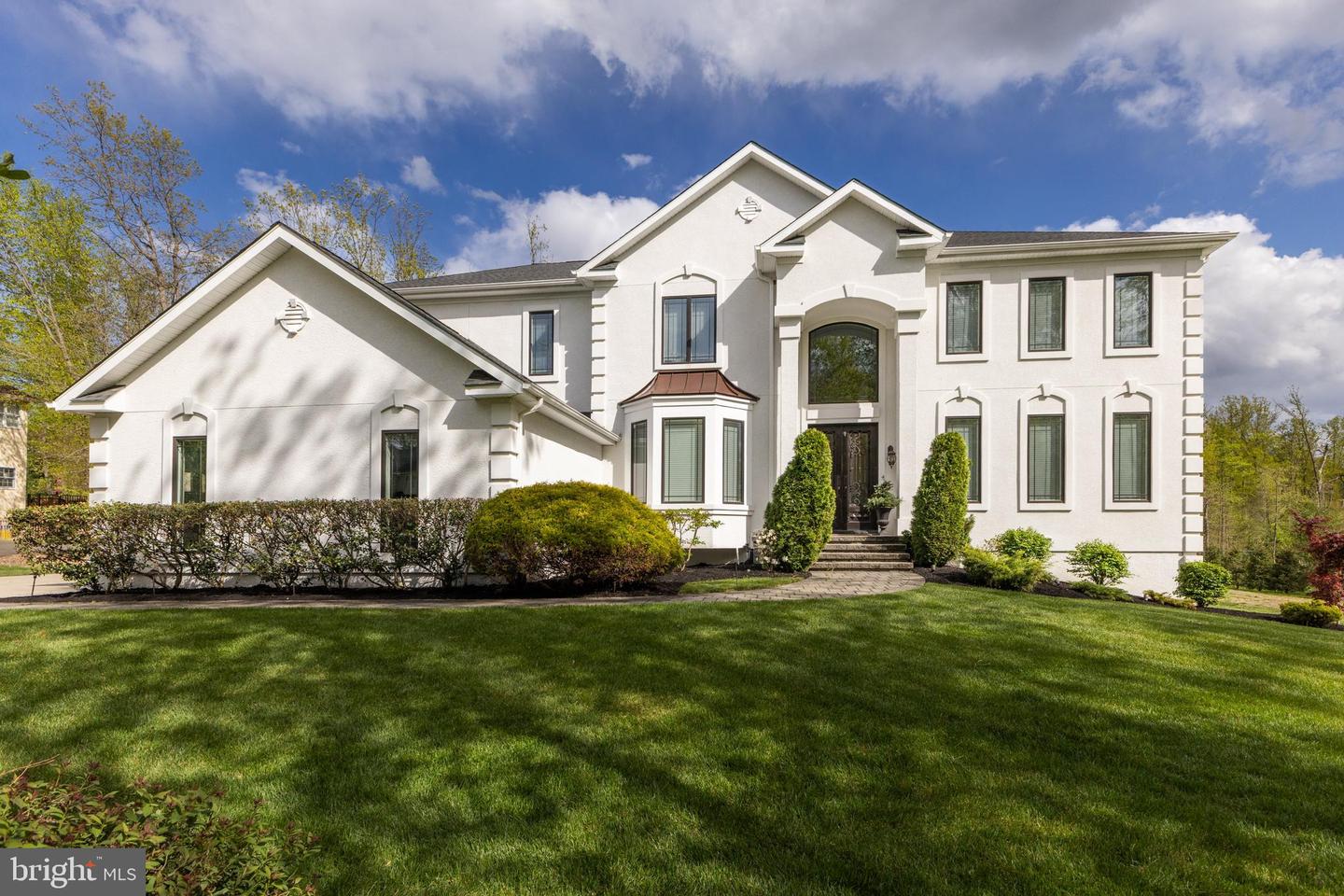 36 WINDING WAY Property Photo 1