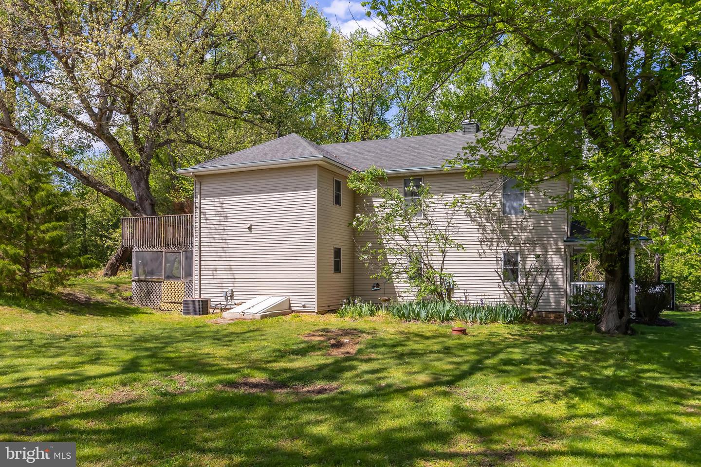 518 Hardingville Rd Property Photo 2