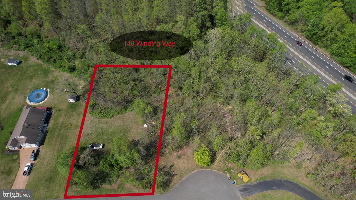 140 Winding Way Property Photo 2