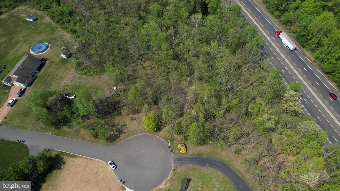 140 Winding Way Property Photo 19