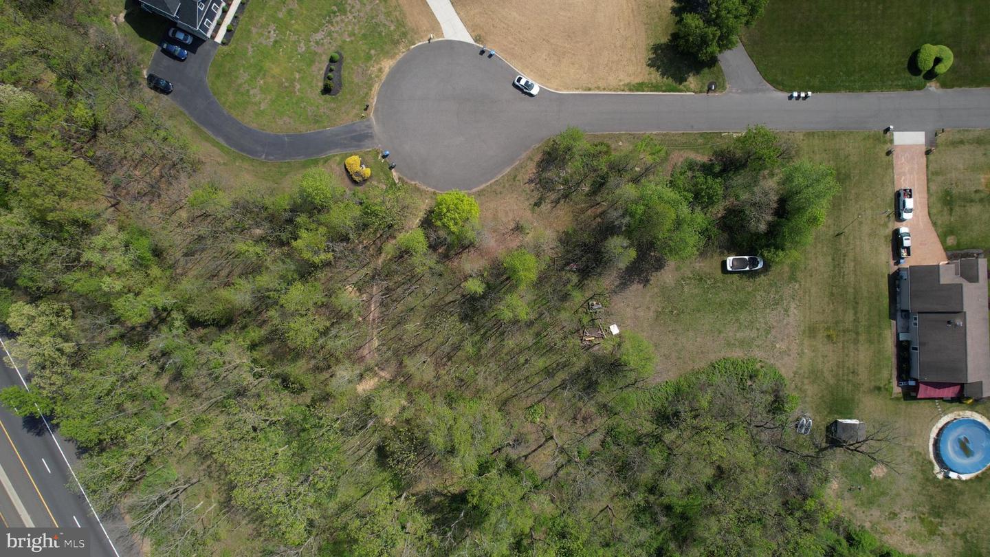 140 Winding Way Property Photo 23
