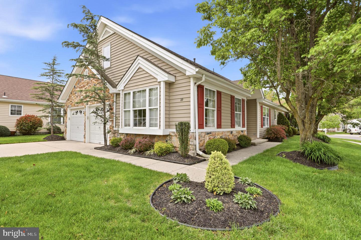 29 Autumn Ln Property Photo 3