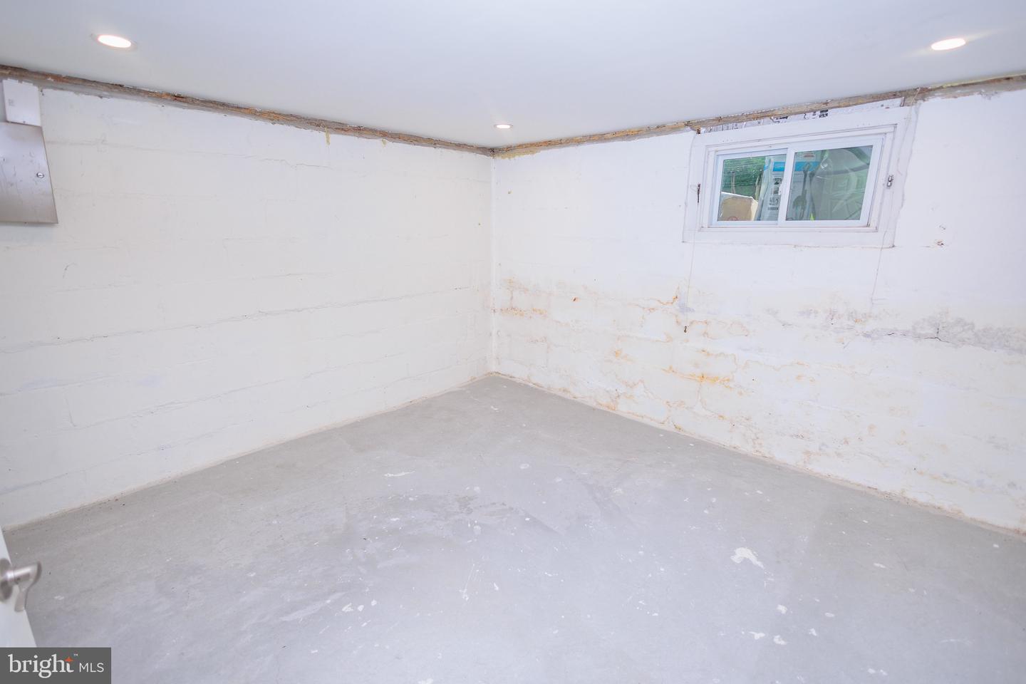 11 Sewell St #a (down) Property Photo 17