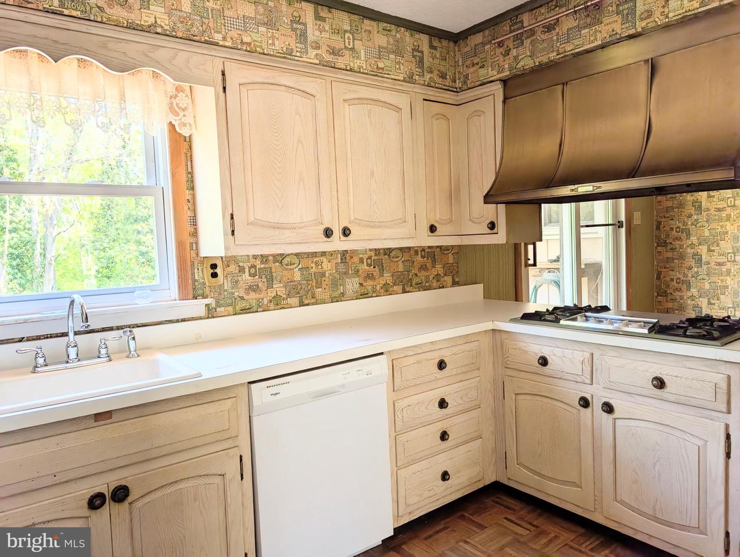 409 Whitman Dr Property Photo 11