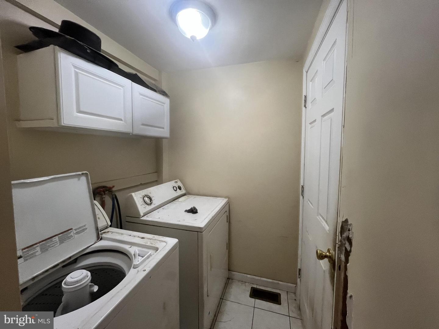 42 W Centre St Property Photo 10