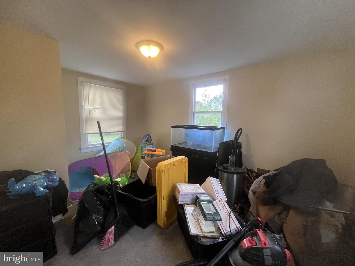 42 W Centre St Property Photo 14