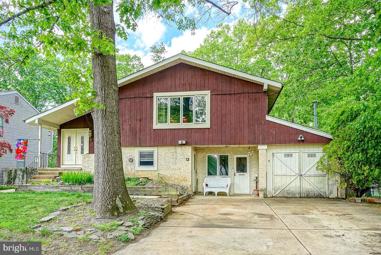 129 KAREN DR