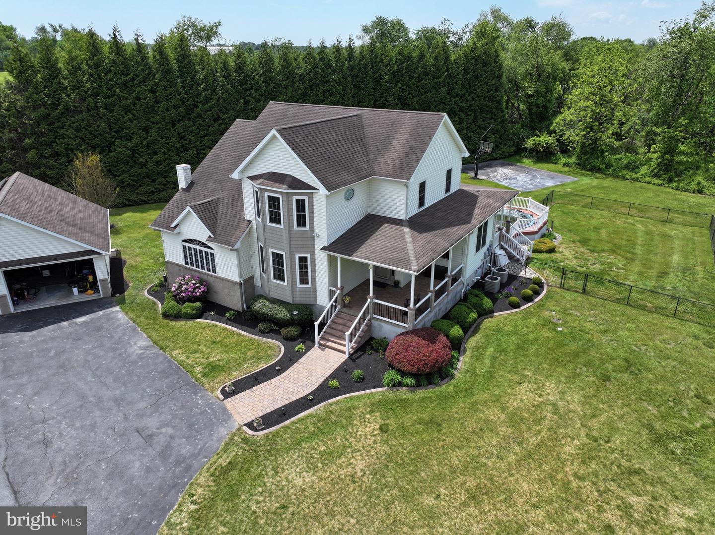 111 Heilig Rd Property Photo 1